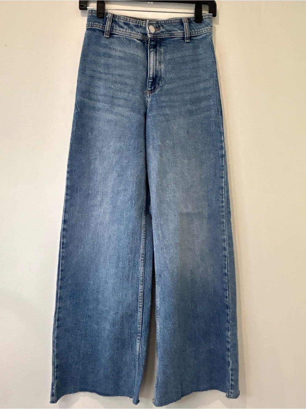 MNG by MANGO - Catherine Wide Leg Jeans Size 1 Light Wash Raw Frayed Hem